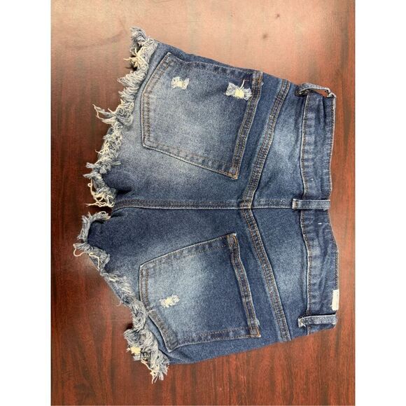 Almost Famous Distressed Denim Shorts Size 0 - Picture 2 of 5